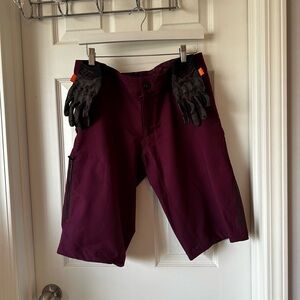 Troy Lee Designs women’s shorts/gloves
